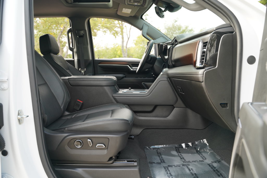 Used 2024 GMC Sierra 2500 Denali w/ Denali Reserve Package AWD/4WD image 22