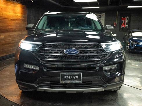 Used 2020 Ford Explorer XLT w/ Equipment Group 202A image 4