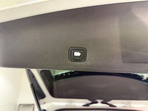 Used 2015 Cadillac SRX Luxury w/ Driver Awareness Package image 8