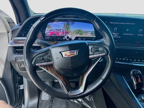 Used 2024 Cadillac Escalade Premium Luxury AWD/4WD image 11