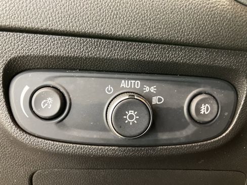 Used 2020 Buick Encore GX Select w/ Experience Buick Package image 16