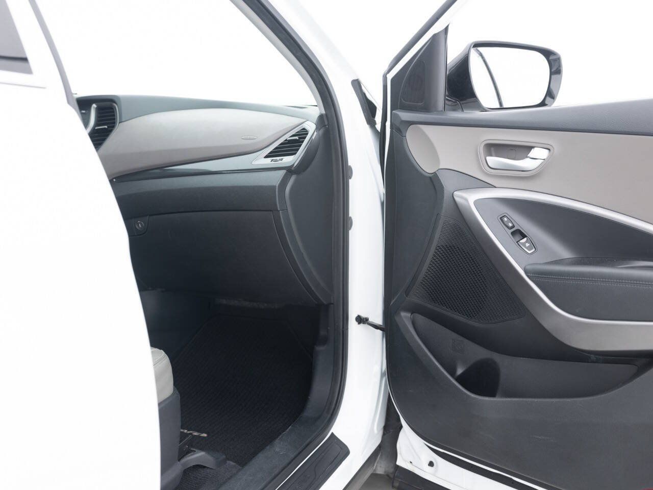 Used 2016 Hyundai Santa Fe Sport FWD image 28