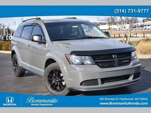 Used 2020 Dodge Journey SE w/ Blacktop Package image 1