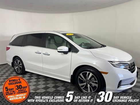 Used 2024 Honda Odyssey Touring image 2