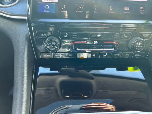 Used 2023 Jeep Grand Cherokee 4WD 4xe image 30