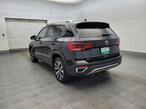 Used 2024 Volkswagen Taos SE FWD image 5