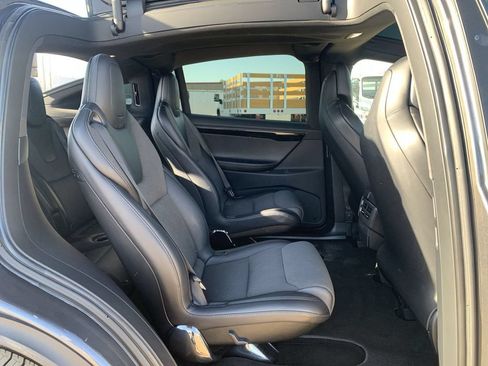 Used 2018 Tesla Model X 75D AWD/4WD image 25