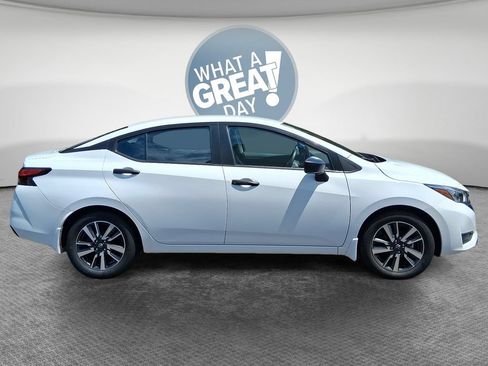 Used 2025 Nissan Versa S w/ S Plus Package FWD image 2