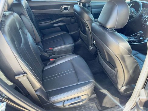 Used 2023 Kia Sorento SX image 29