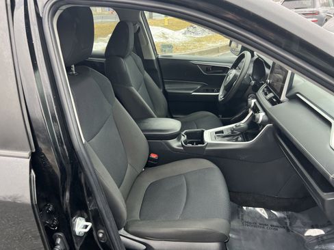 Used 2023 Toyota RAV4 LE image 24