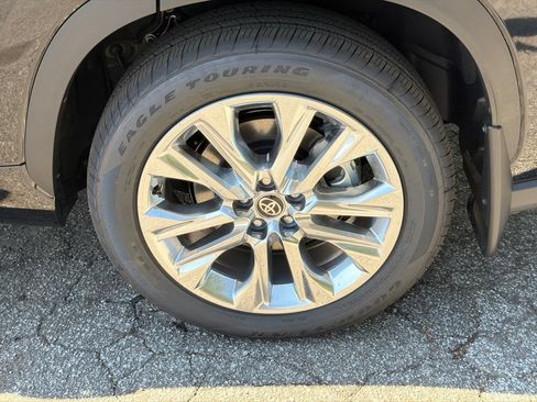 New 2026 Toyota Highlander Limited AWD/4WD image 21