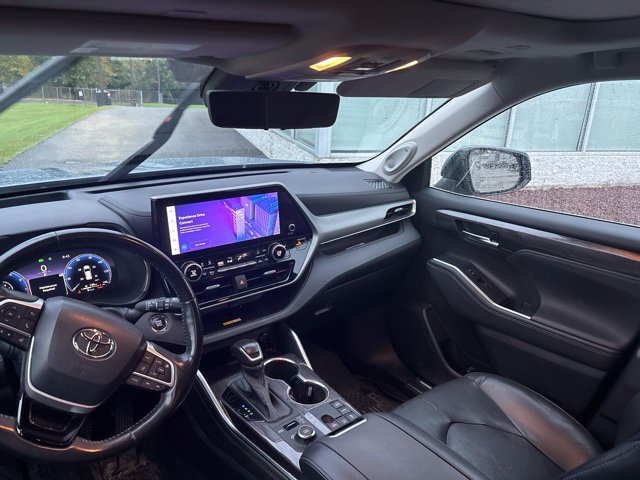 Used 2023 Toyota Highlander Platinum AWD/4WD image 27
