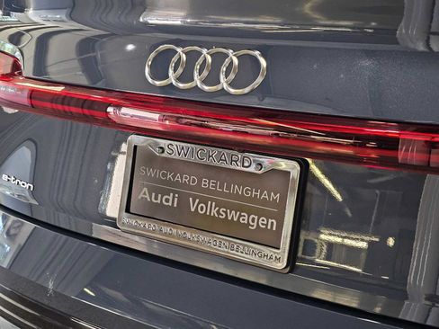 Used 2023 Audi e-tron Prestige w/ Prestige Package AWD/4WD image 11