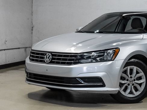 Used 2016 Volkswagen Passat 1.8T S FWD image 5