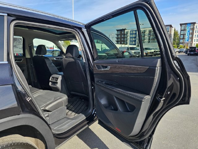 Used 2024 Volkswagen Atlas SEL AWD/4WD image 15