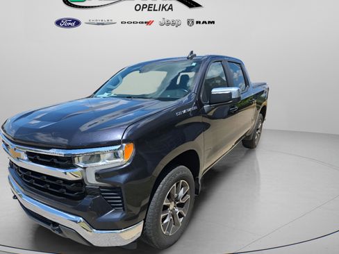 Used 2022 Chevrolet Silverado 1500 LT AWD/4WD image 6