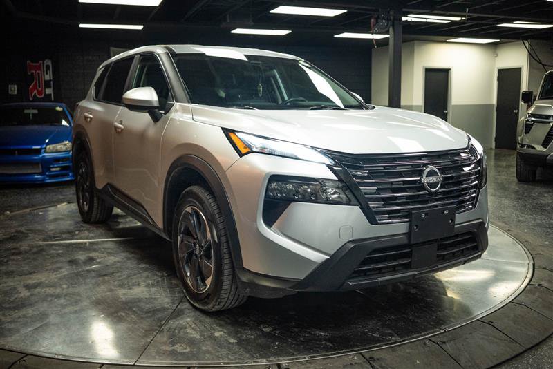 Used 2025 Nissan Rogue SV AWD/4WD image 5