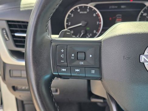 Certified 2025 Nissan Rogue SV FWD image 30
