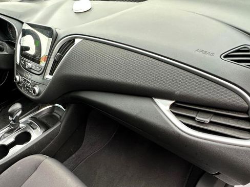 Used 2023 Chevrolet Malibu LT FWD image 12