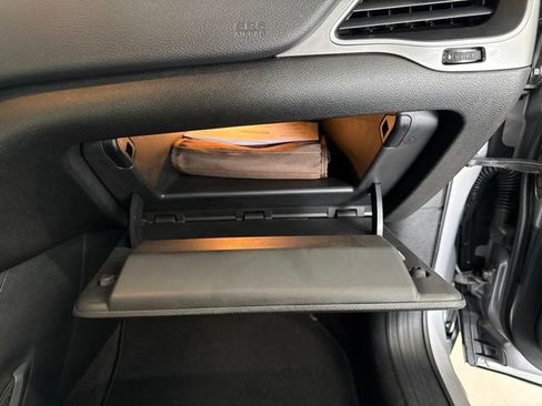 Used 2019 Jeep Cherokee Latitude Plus AWD/4WD image 54