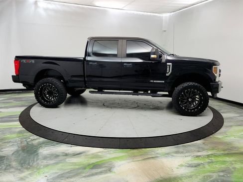 Used 2019 Ford F250 XL w/ Power Equipment Group AWD/4WD image 4