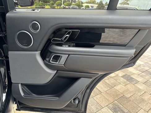 Used 2020 Land Rover Range Rover HSE image 21