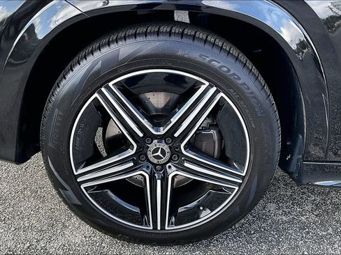 Used 2025 Mercedes-Benz GLE 350 4MATIC image 11
