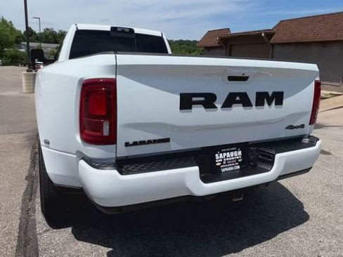 Used 2025 RAM 3500 Laramie AWD/4WD image 7