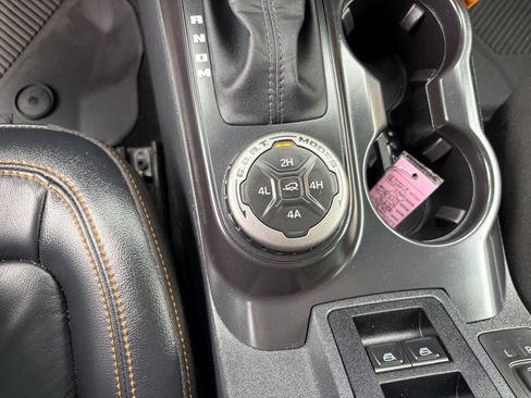 Used 2024 Ford Bronco Badlands image 23