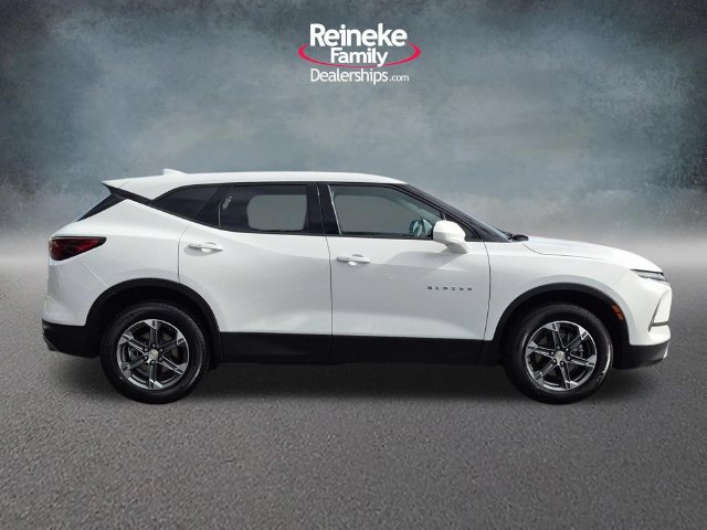 Used 2025 Chevrolet Blazer LT FWD image 4