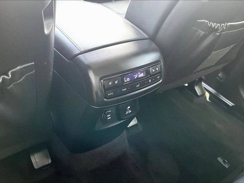 Used 2024 Hyundai Palisade SEL FWD image 11