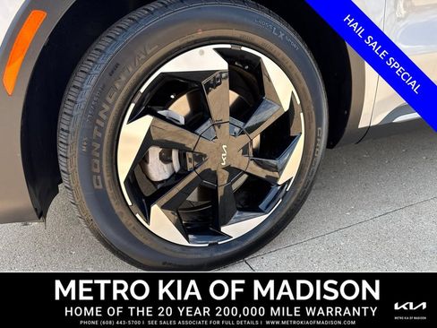 Used 2025 Kia Sorento EX FWD image 9