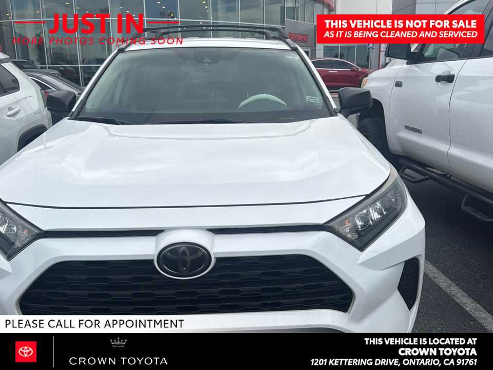 Used 2019 Toyota RAV4 LE w/ Carpet Mat Package FWD image 2