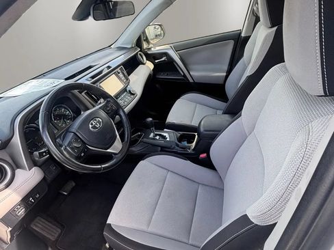 Used 2017 Toyota RAV4 XLE w/ Carpet Mat Package AWD/4WD image 7