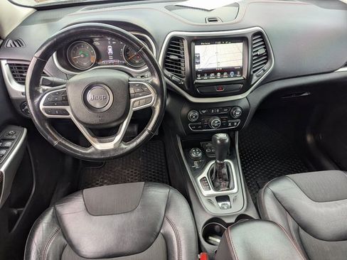 Used 2018 Jeep Cherokee Trailhawk w/ Comfort & Convenience Group image 28