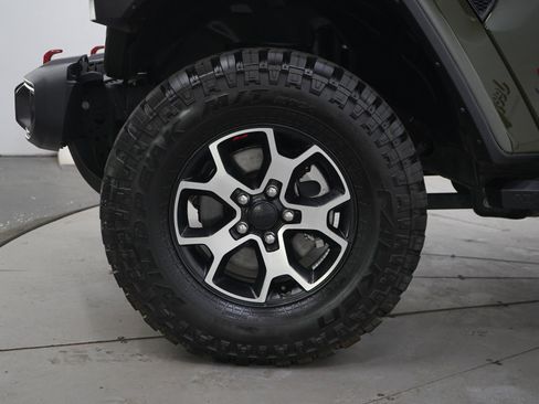 Used 2023 Jeep Wrangler Unlimited Rubicon w/ Dual Top Group AWD/4WD image 28
