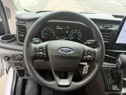 Used 2025 Ford Transit 250 148 High Roof RWD image 21