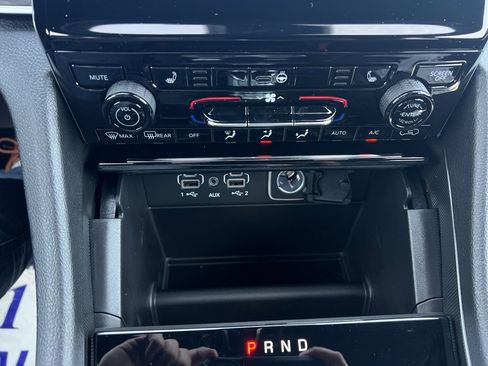 New 2025 Jeep Grand Cherokee L Limited w/ Trailer Tow Package image 35