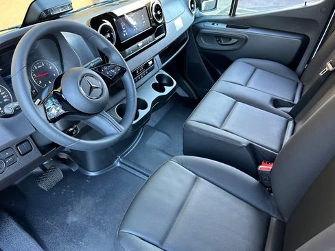 New 2026 Mercedes-Benz Sprinter 2500 image 9