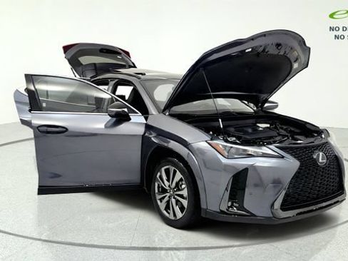 Used 2025 Lexus UX 300h FWD image 11