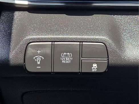 Used 2025 Hyundai Elantra SEL FWD image 20