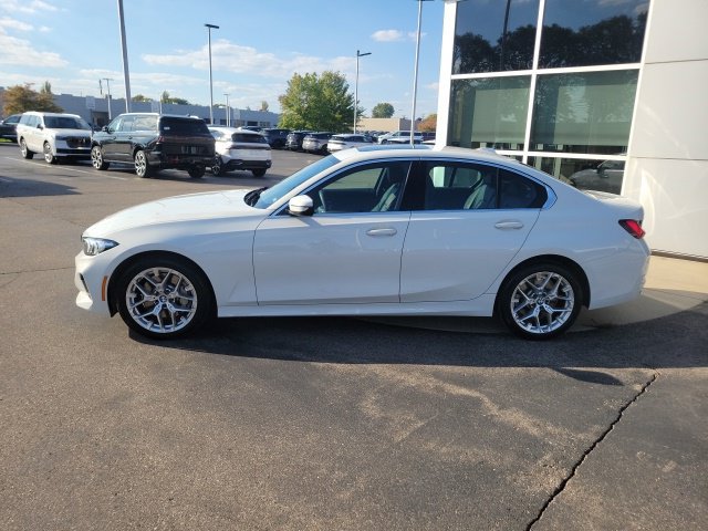 Used 2026 BMW 330i xDrive Sedan AWD/4WD image 3