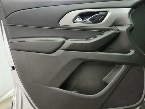 Used 2021 Chevrolet Traverse LS FWD image 18