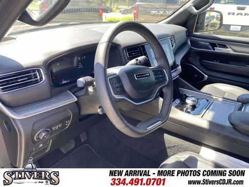 Used 2024 Jeep Wagoneer Series II AWD/4WD image 52