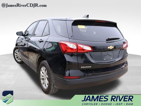 Used 2020 Chevrolet Equinox LS w/ LS Convenience Package FWD image 18