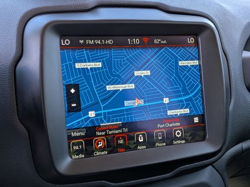 Used 2022 Jeep Renegade Latitude image 34