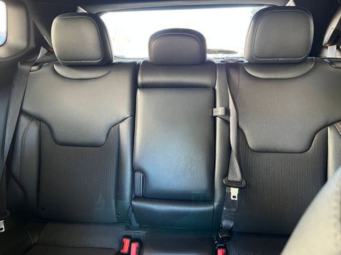 Used 2025 Jeep Compass Trailhawk image 38