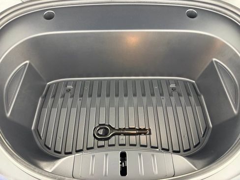 Used 2023 Tesla Model 3 Standard Range image 34