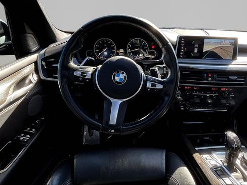 Used 2018 BMW X5 xDrive50i w/ M Sport Package image 9