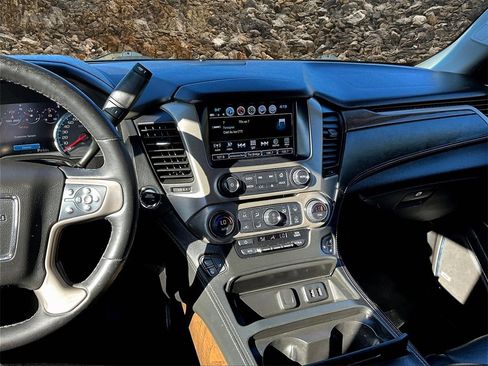 Used 2019 GMC Yukon XL Denali w/ Denali Ultimate Package image 6